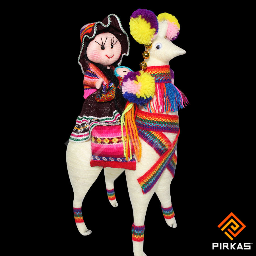 LLAMA TEJIDA CON CAMPESINA E HIJO